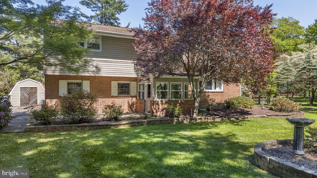1253 SURREY RD, West Chester, PA 19382