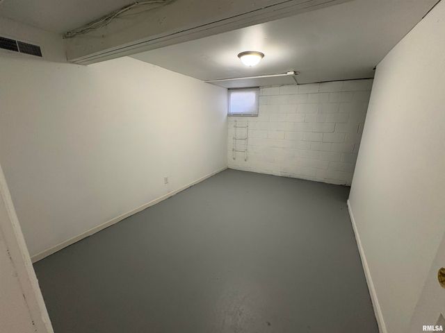 1404 N Broadway St Apt A, Peoria, IL 61606