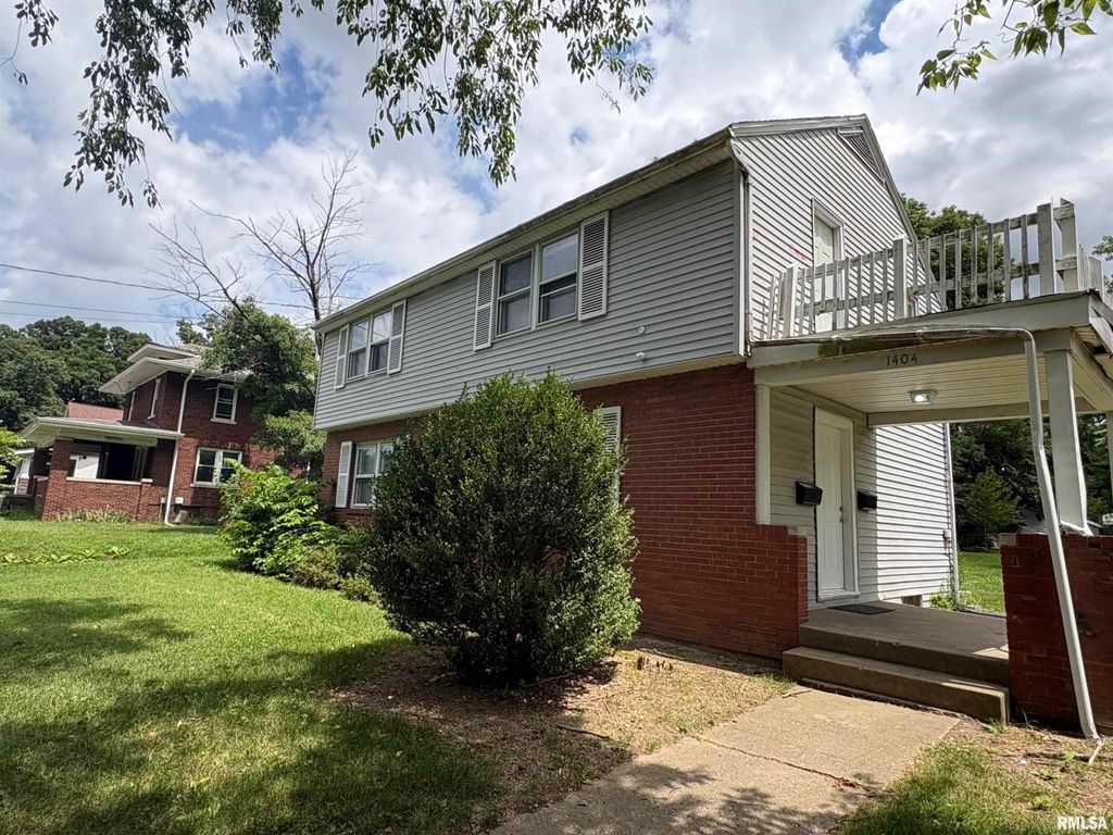 1404 N Broadway St Apt A, Peoria, IL 61606