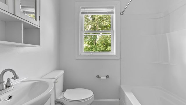 2380 Pennsylvania Avenue, Maryville, TN 37804