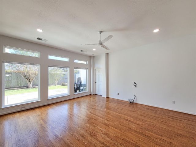 8402 Major Blizzard Drive, Houston, TX 77089