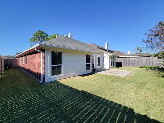 8402 Major Blizzard Drive, Houston, TX 77089