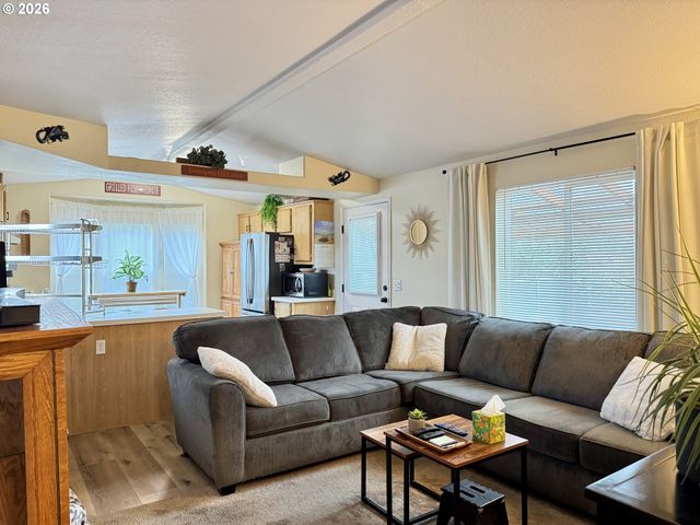 3760 HIGHWAY 101 1, Florence, OR 97439