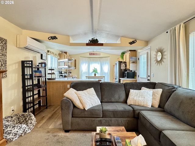 3760 HIGHWAY 101 1, Florence, OR 97439