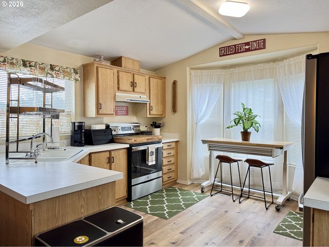 3760 HIGHWAY 101 1, Florence, OR 97439