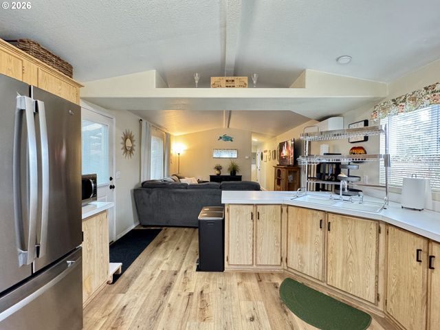 3760 HIGHWAY 101 1, Florence, OR 97439