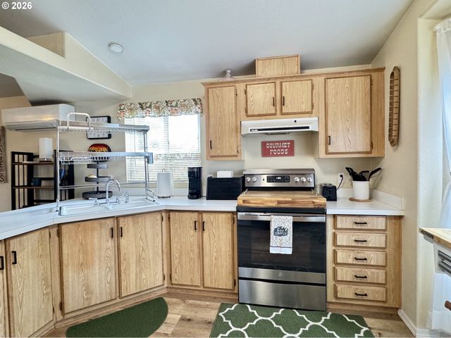 3760 HIGHWAY 101 1, Florence, OR 97439