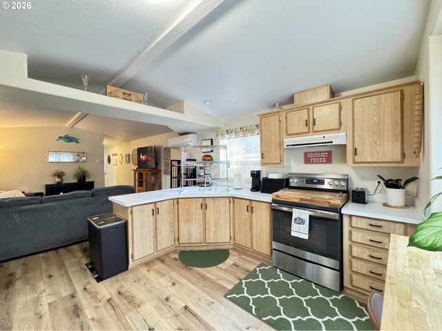 3760 HIGHWAY 101 1, Florence, OR 97439