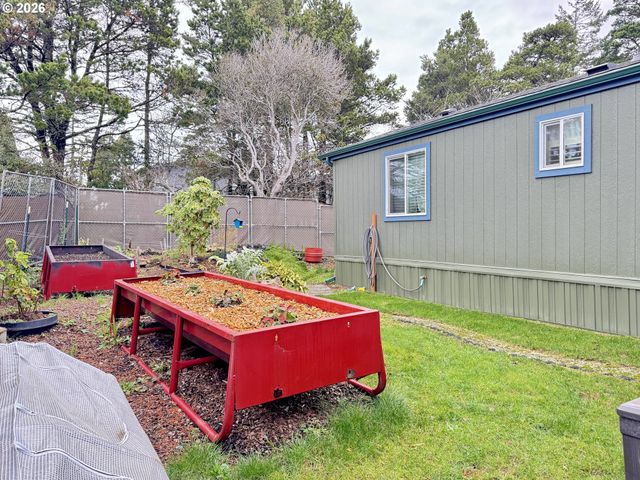 3760 HIGHWAY 101 1, Florence, OR 97439