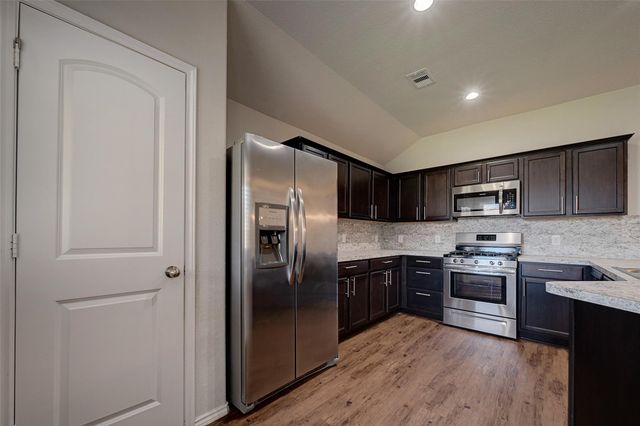 14004 Lake Crescent Drive, Conroe, TX 77384