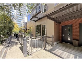 922 Nw 11TH Ave 104, Portland, OR 97209