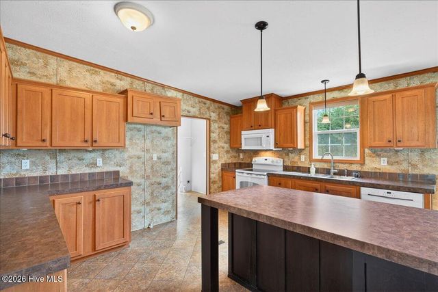 4393 Sea Pines Drive SE, Boiling Spring Lakes, NC 28461