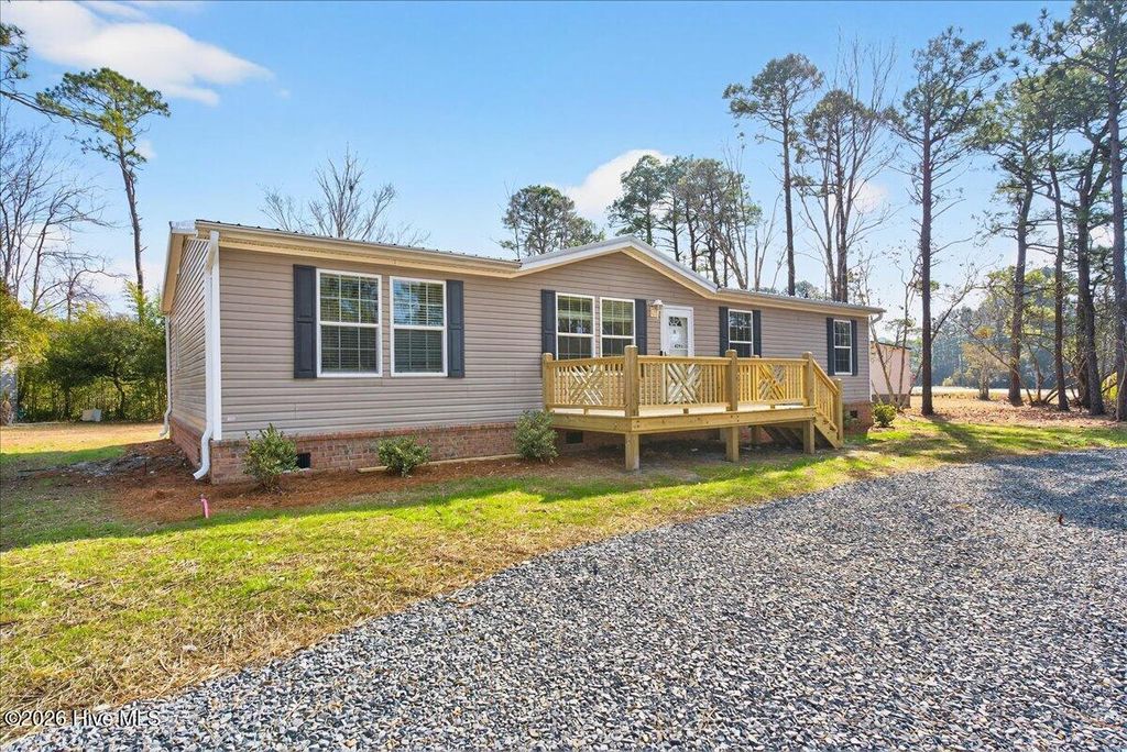 4393 Sea Pines Drive SE, Boiling Spring Lakes, NC 28461