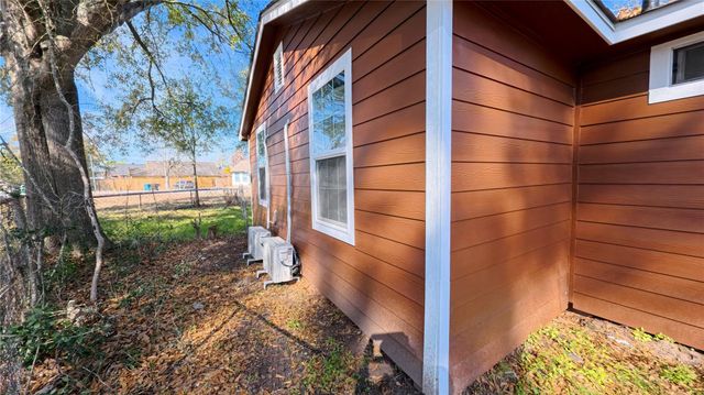 6410 Carver Road, Houston, TX 77091