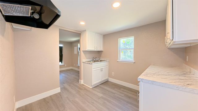 6410 Carver Road, Houston, TX 77091