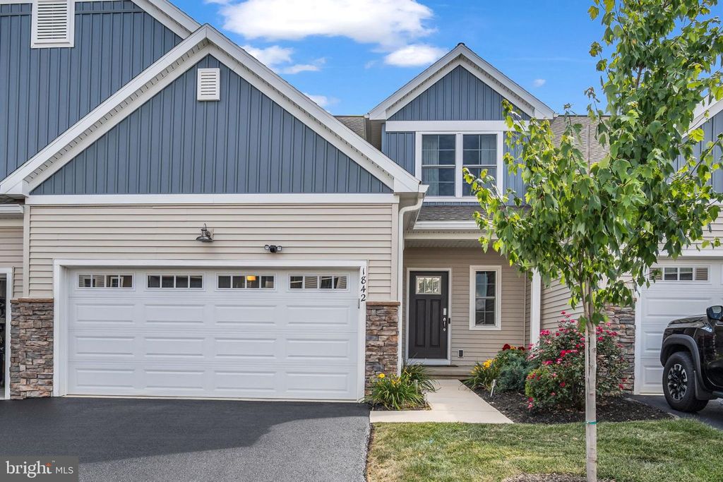 1842 SHADY LN, Mechanicsburg, PA 17055