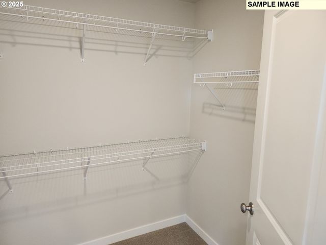 762 Magnolia Ave, Woodburn, OR 97071