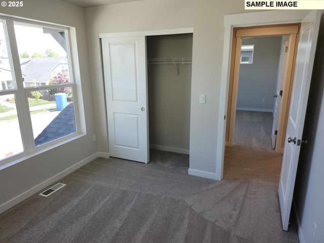 762 Magnolia Ave, Woodburn, OR 97071