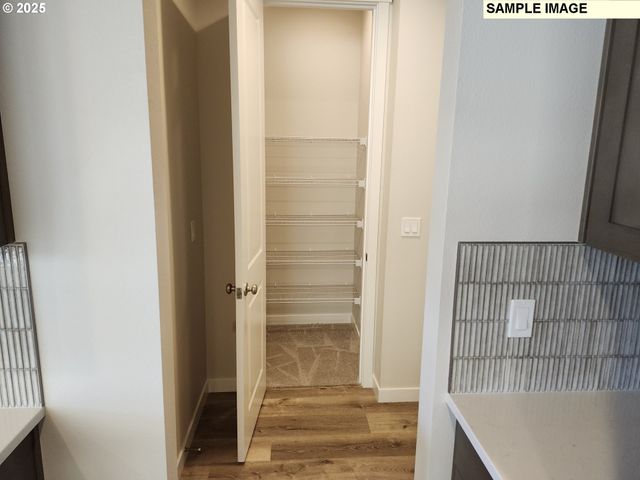 762 Magnolia Ave, Woodburn, OR 97071