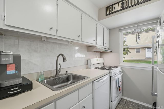20 Main 13, Garnerville, NY 10923