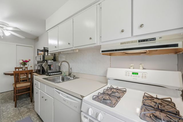 20 Main 13, Garnerville, NY 10923