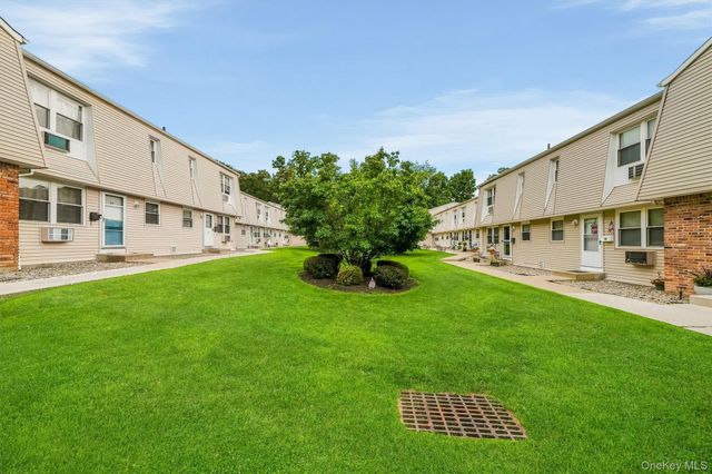 20 Main 13, Garnerville, NY 10923
