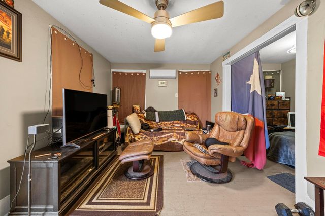 301 Estelle Street, Houston, TX 77003