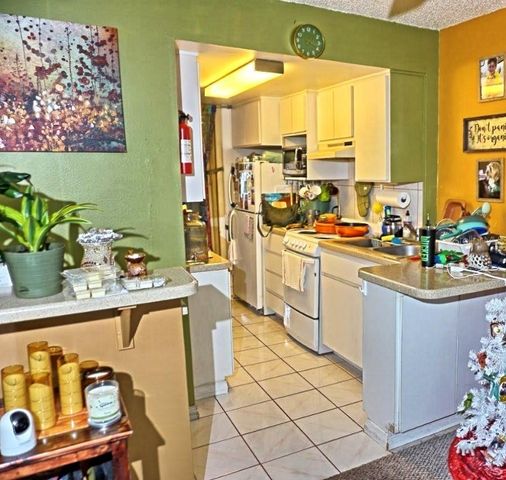 1865 MAZO MANOR J5, Lutz, FL 33558