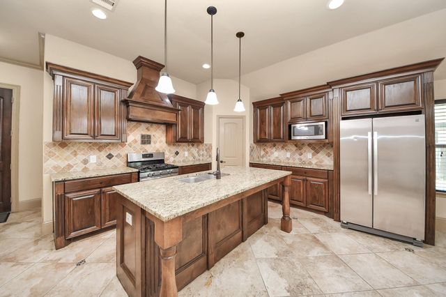 6051 Woodview Drive, Houston, TX 77396