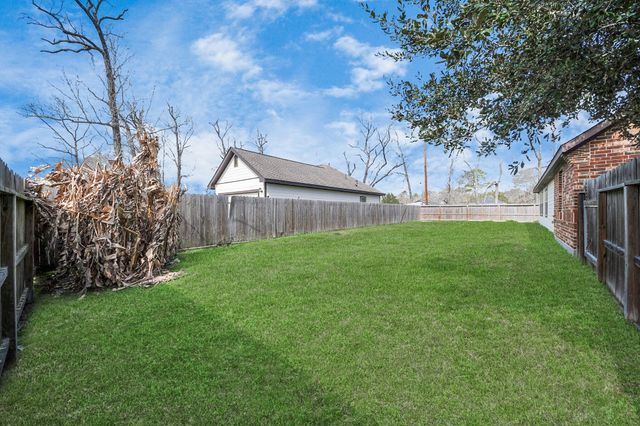 6051 Woodview Drive, Houston, TX 77396