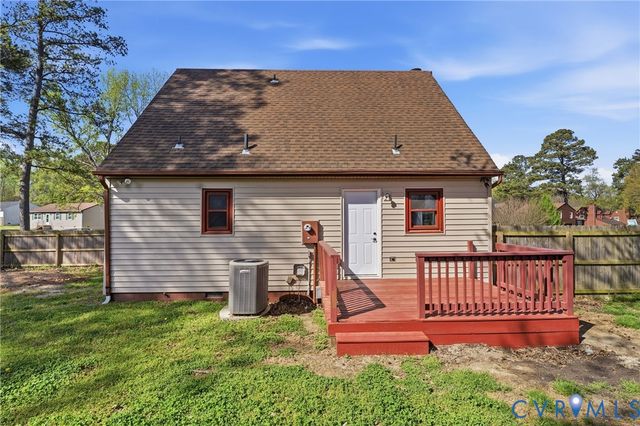 315 Pin Oak Dr, Hopewell, VA 23860