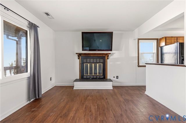 315 Pin Oak Dr, Hopewell, VA 23860