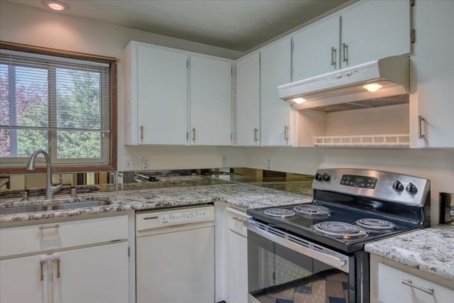 8515 N ANTIETAM Dr, Spokane, WA 99208
