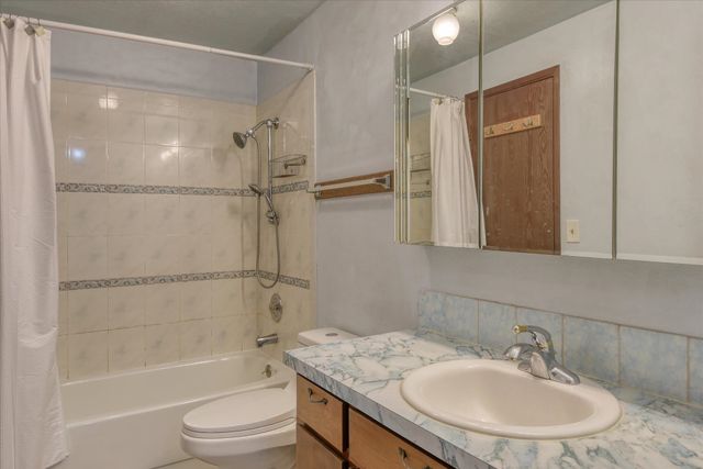 8515 N ANTIETAM Dr, Spokane, WA 99208
