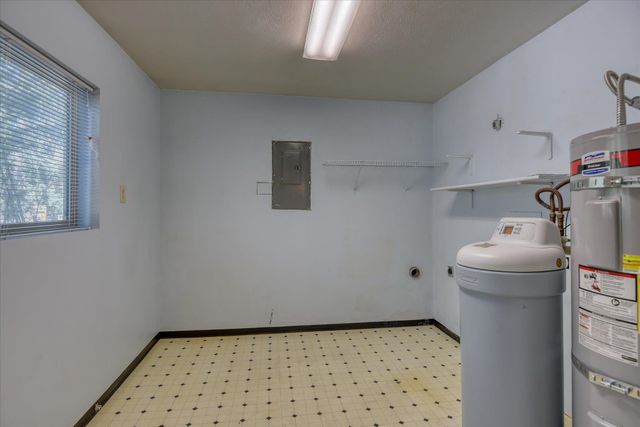 8515 N ANTIETAM Dr, Spokane, WA 99208