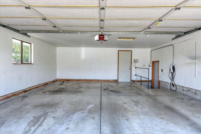 8515 N ANTIETAM Dr, Spokane, WA 99208