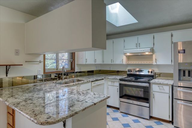 8515 N ANTIETAM Dr, Spokane, WA 99208