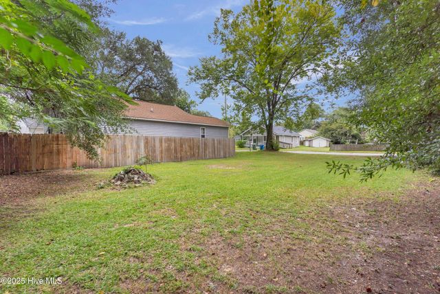 17 Montgomery Avenue, Wilmington, NC 28405