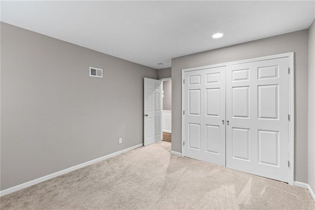 7400 N Granby Avenue, Kansas City, MO 64151