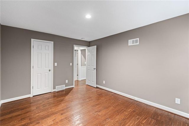 7400 N Granby Avenue, Kansas City, MO 64151