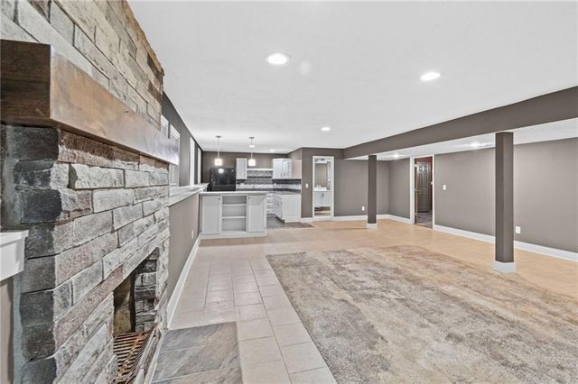 7400 N Granby Avenue, Kansas City, MO 64151