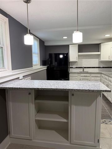 7400 N Granby Avenue, Kansas City, MO 64151