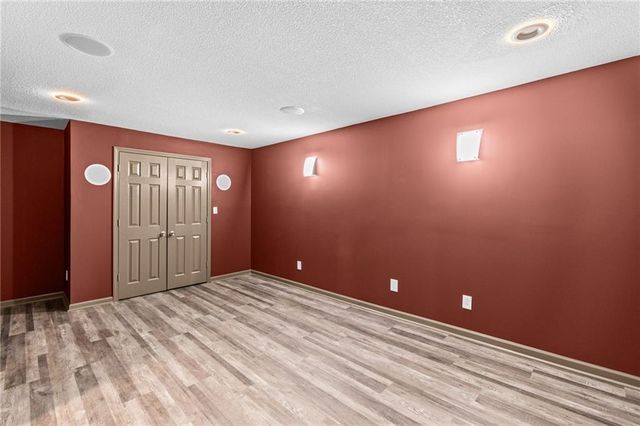7400 N Granby Avenue, Kansas City, MO 64151