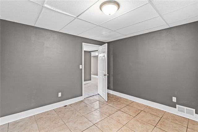7400 N Granby Avenue, Kansas City, MO 64151