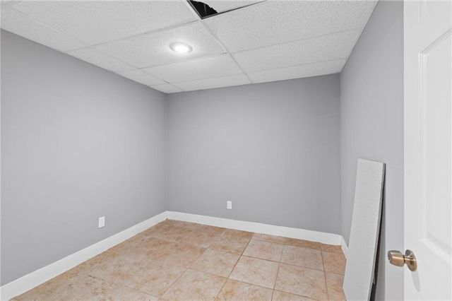 7400 N Granby Avenue, Kansas City, MO 64151