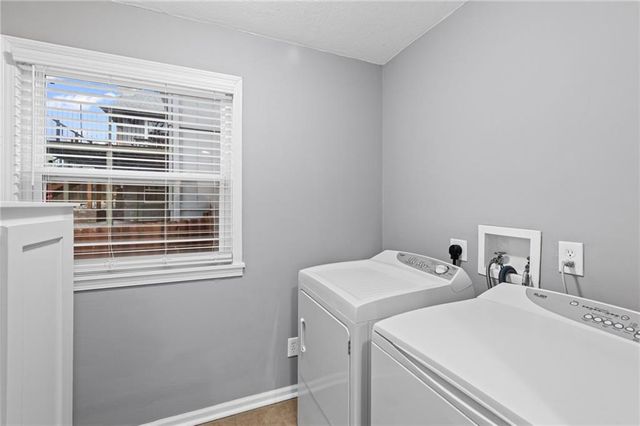 7400 N Granby Avenue, Kansas City, MO 64151