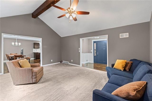 7400 N Granby Avenue, Kansas City, MO 64151