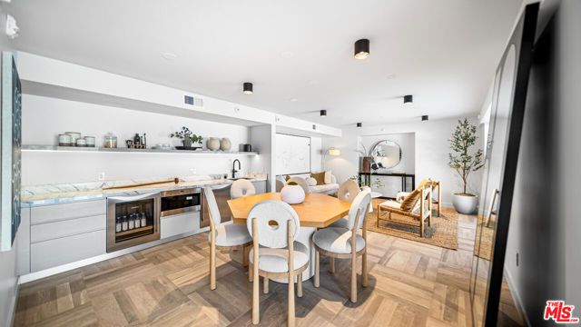 153 San Vicente Boulevard 3E, Santa Monica, CA 90402