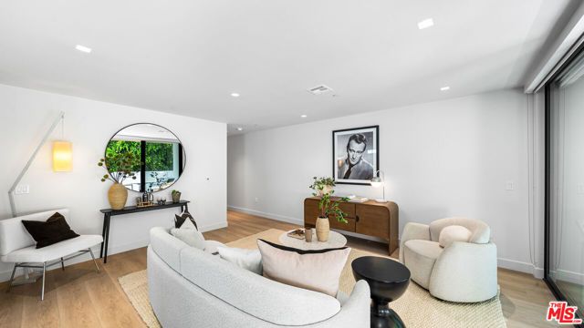 153 San Vicente Boulevard 3E, Santa Monica, CA 90402