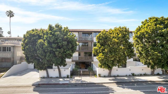 153 San Vicente Boulevard 3E, Santa Monica, CA 90402
